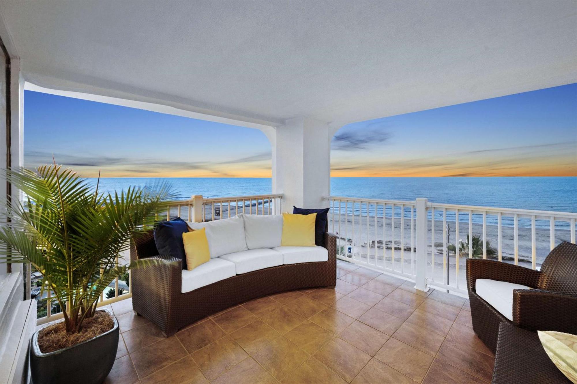 Doubletree By Hilton Galveston Beach Bagian luar foto