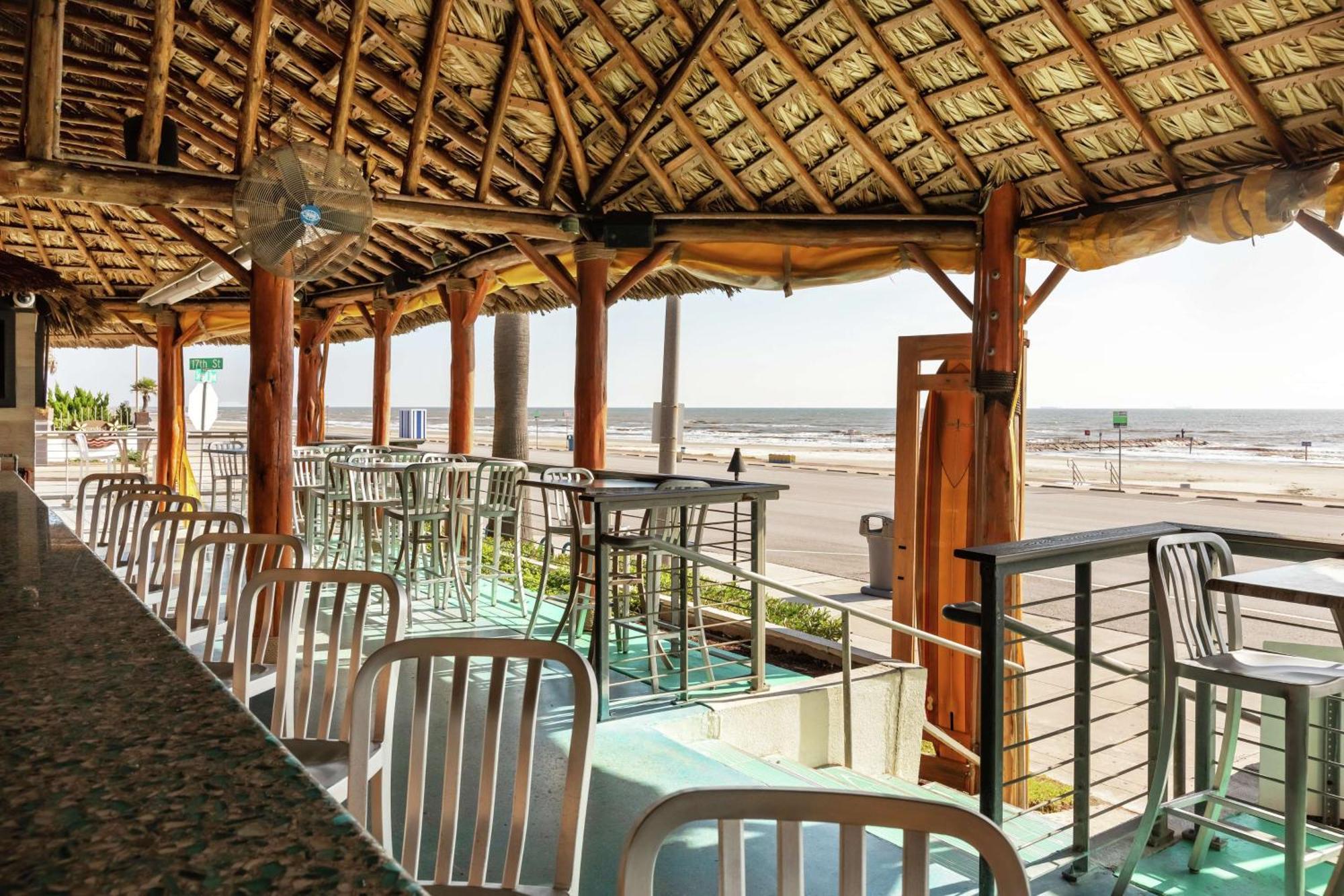 Doubletree By Hilton Galveston Beach Bagian luar foto